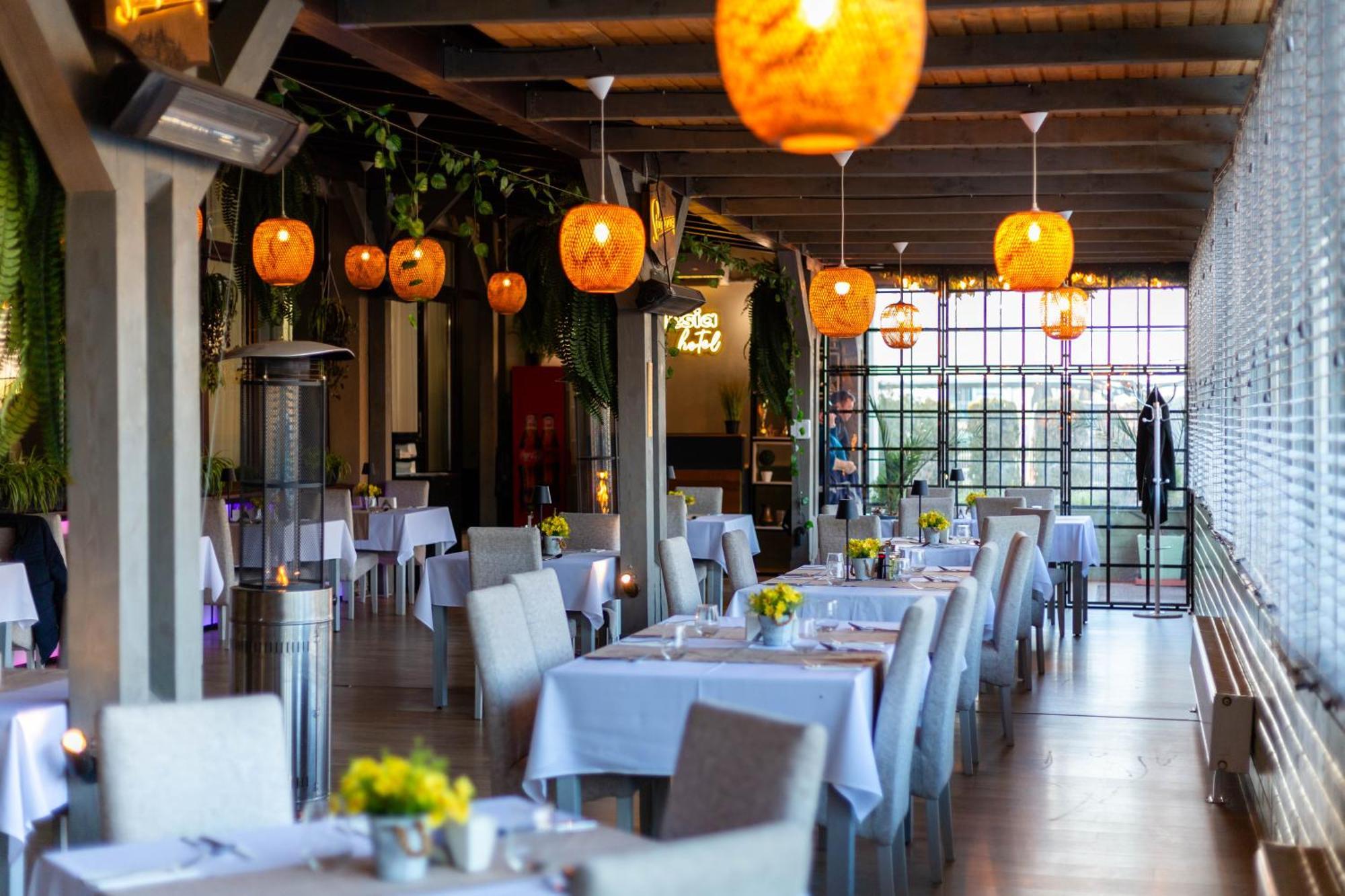 Hotel Restaurant Alesia Corunca Exterior foto