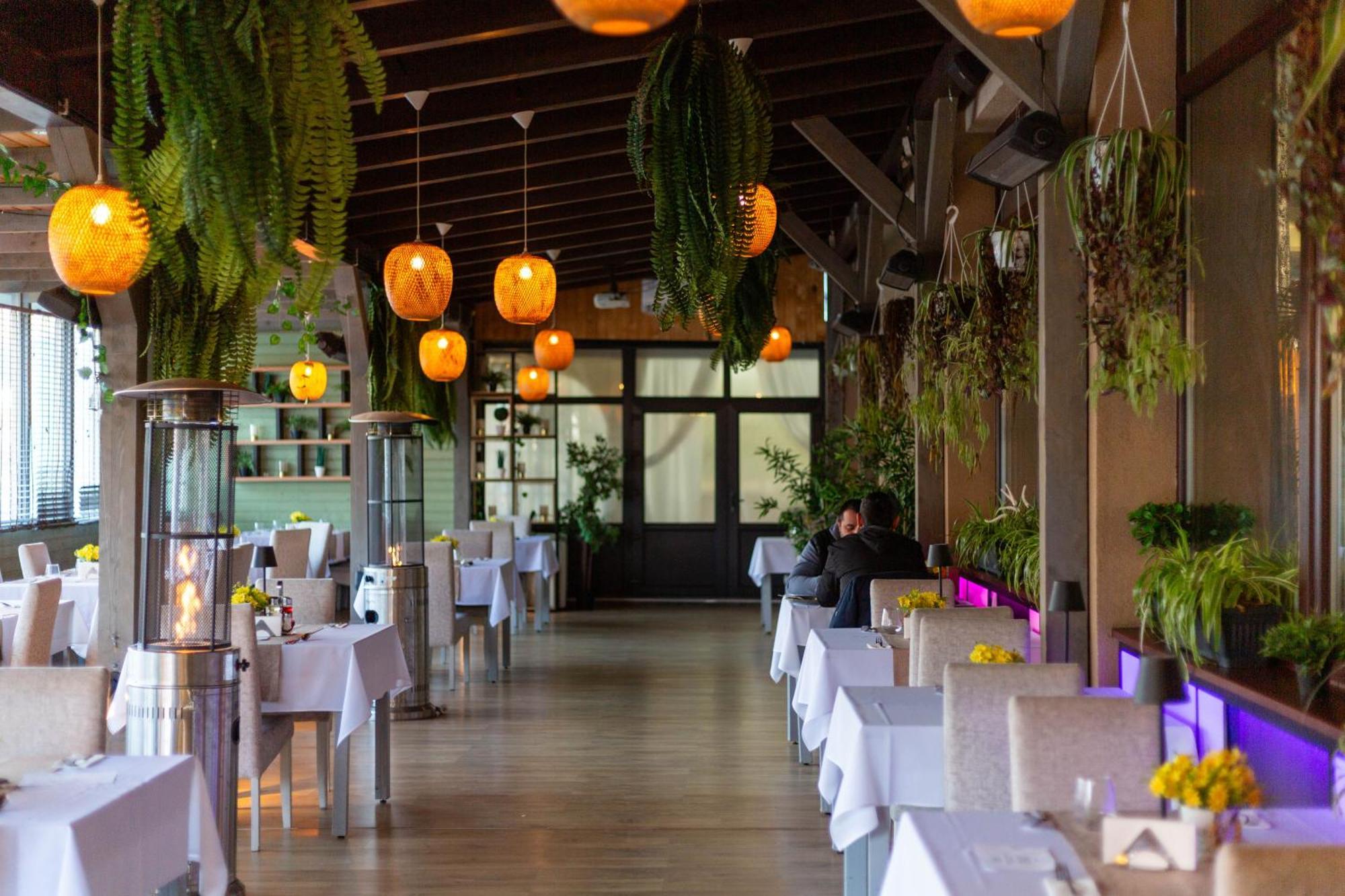 Hotel Restaurant Alesia Corunca Exterior foto